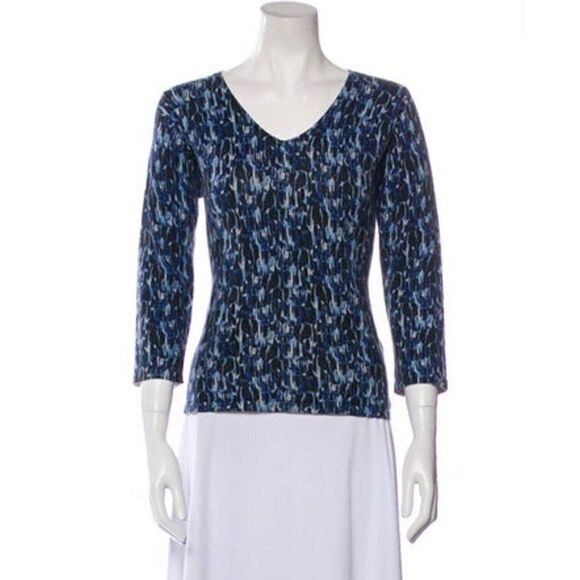 real clothes saks fifth avenue Authentic blue white long sleeve sweater top M - Picture 1 of 7